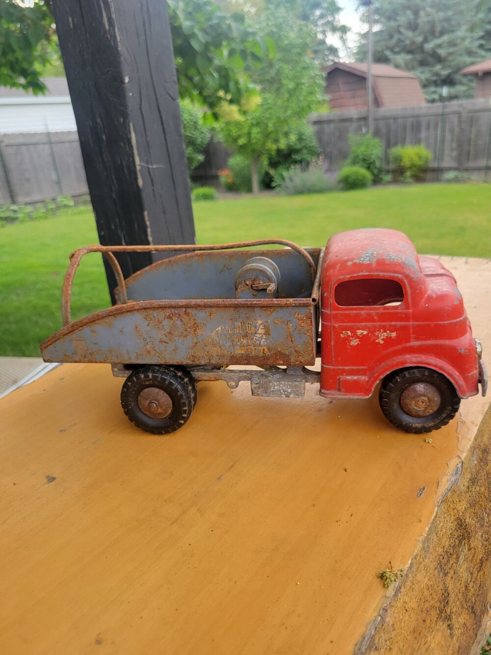 Vintage 1950s Structo Toyland Garage Wrecker Tow Truck Wind-Up As Is/Parts